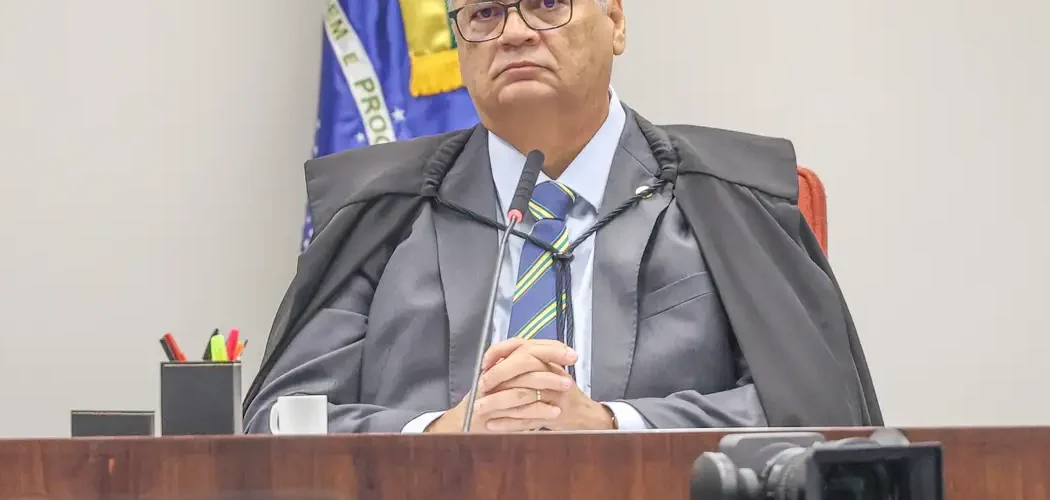 Dino libera post sobre Nossa Senhora Aparecida