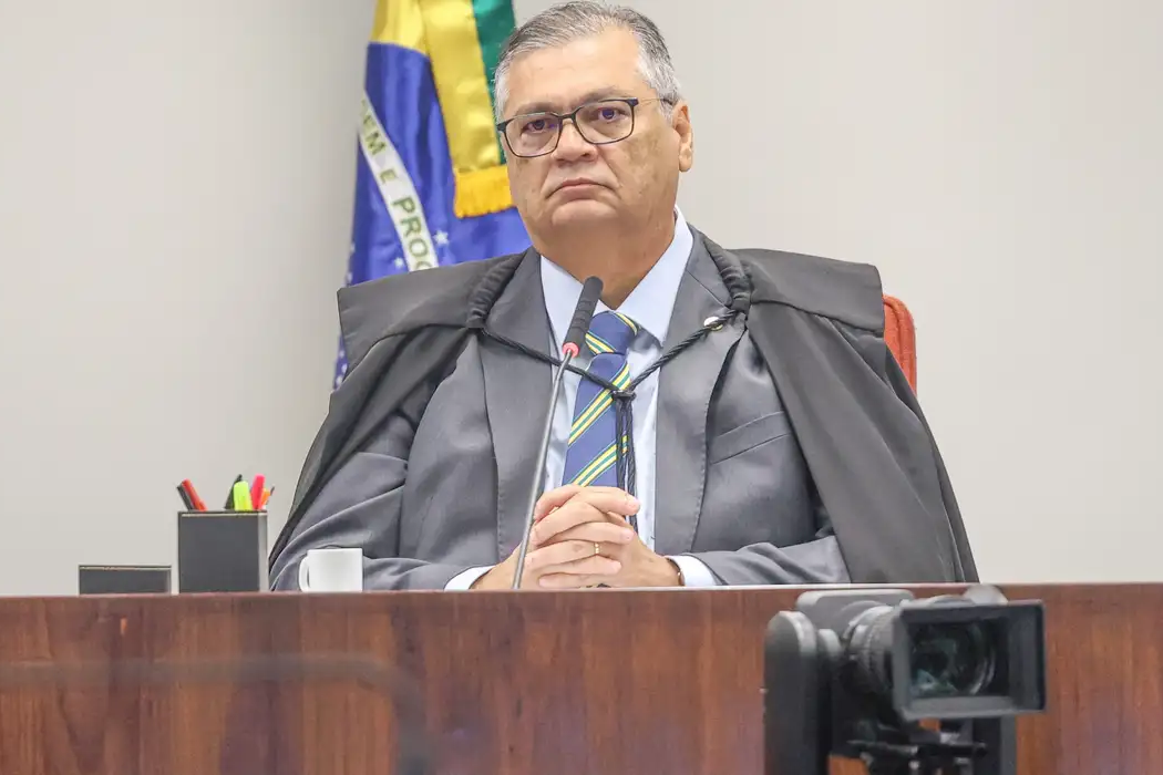 Dino libera post sobre Nossa Senhora Aparecida