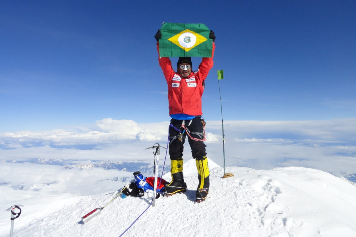 Documentário sobre cearense que escalou Everest estreia nesta quinta-feira