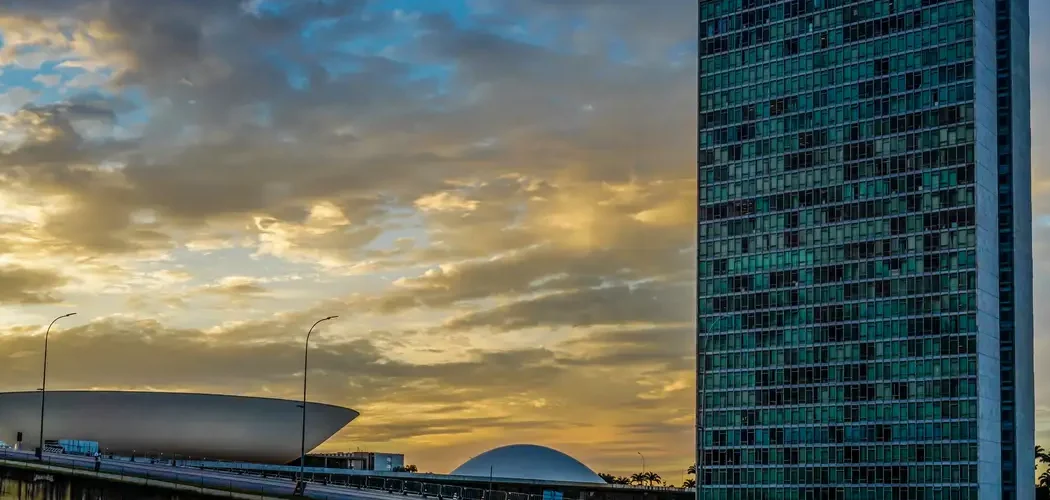 Fim da escala 6x1 não vai a plenário no Senado