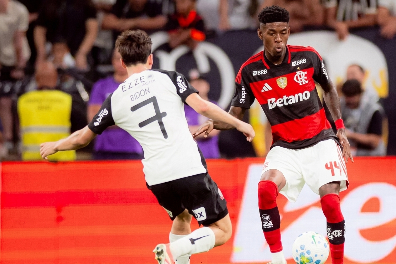 Brasileirão: Flamengo e Corinthians se enfrentam no Maracanã Líder do campeonato, Rubro-Negro busca manter boa fase diante do Timão, que acumula quatro derrotas consecutivas