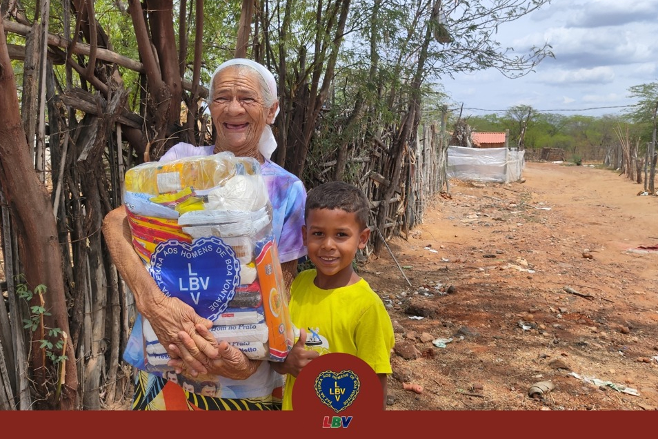 LBV arrecada alimentos para famílias no Natal
