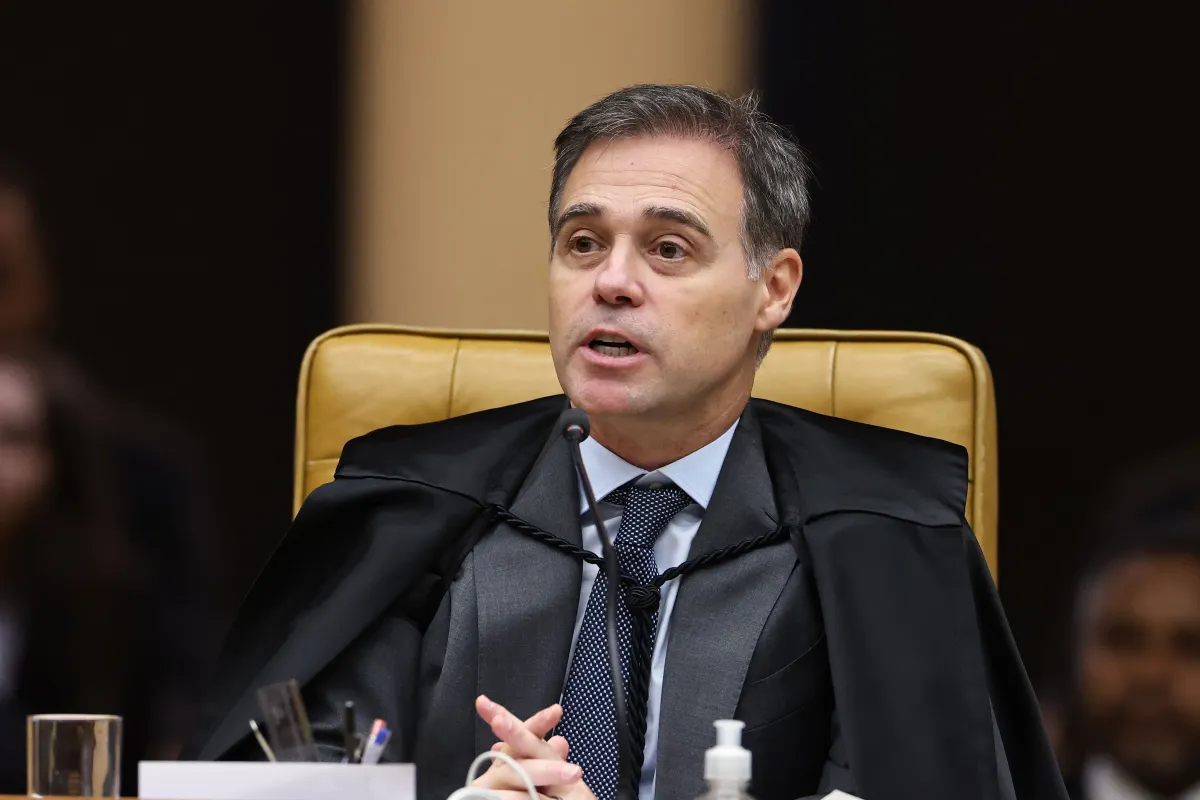 Mendonça contesta Moraes e pede arquivamento de investigação