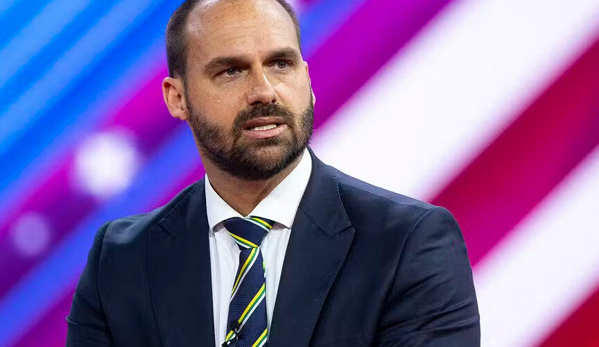 Ministério da Justiça demite Eduardo Bolsonaro da PF