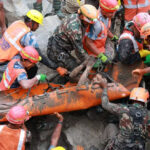 Nepal resgata 2 trabalhadores após 9 dias em túnel