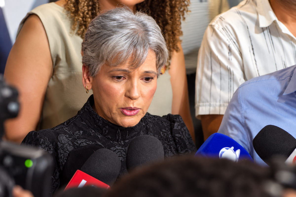 Política: Vera Lúcia participa de debate na TV Cidade
