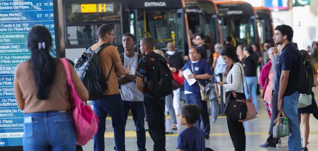 Economia: Serviços ficam estáveis em julho no Brasil