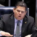 Alcolumbre promulga fim da escala 6x1 nesta sexta