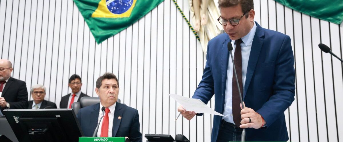 Trabalho: Alece aprova crédito para fundo trabalhista