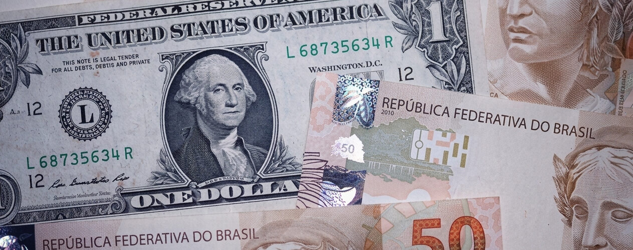 Dólar dispara após vitória de Lula e Bolsa aciona circuit breaker