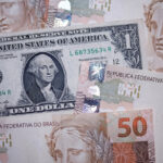 Dólar dispara após vitória de Lula e Bolsa aciona circuit breaker