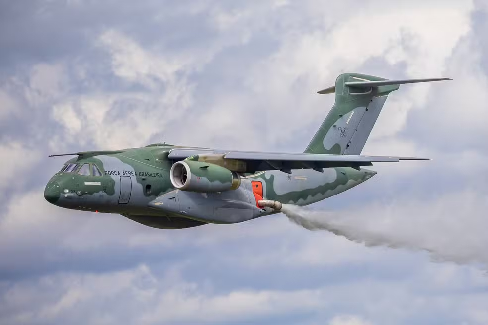 FAB mobiliza cargueiros para combater incêndios no Amazonas