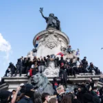 França impõe toque de recolher após onda de protestos