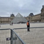 Louvre fecha após protestos e greve estudantil