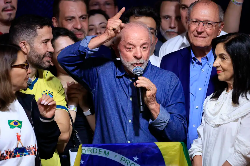 Lula agradece votos e promete regular plataformas digitais