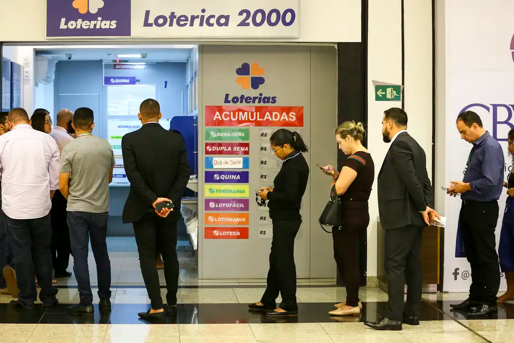 Mega-Sena acumula e pode pagar R$ 112 milhões