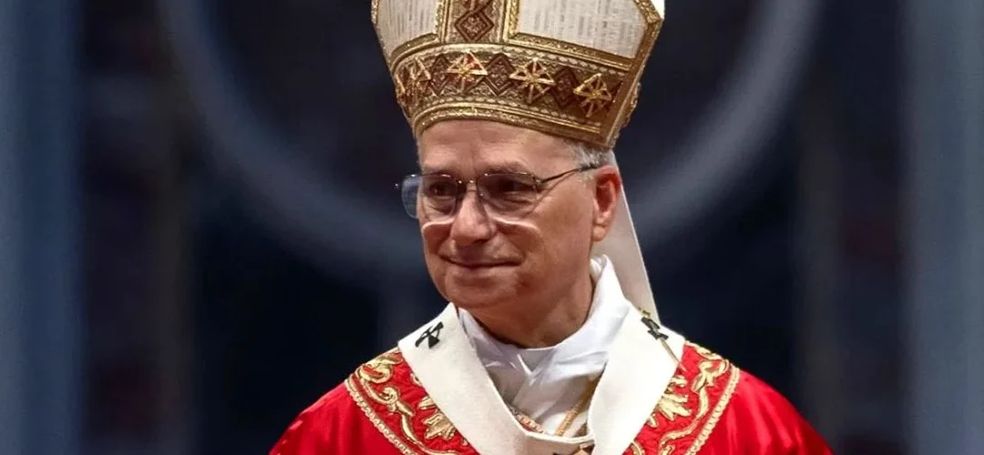 Papa Leão XIV será internado nesta terça-feira