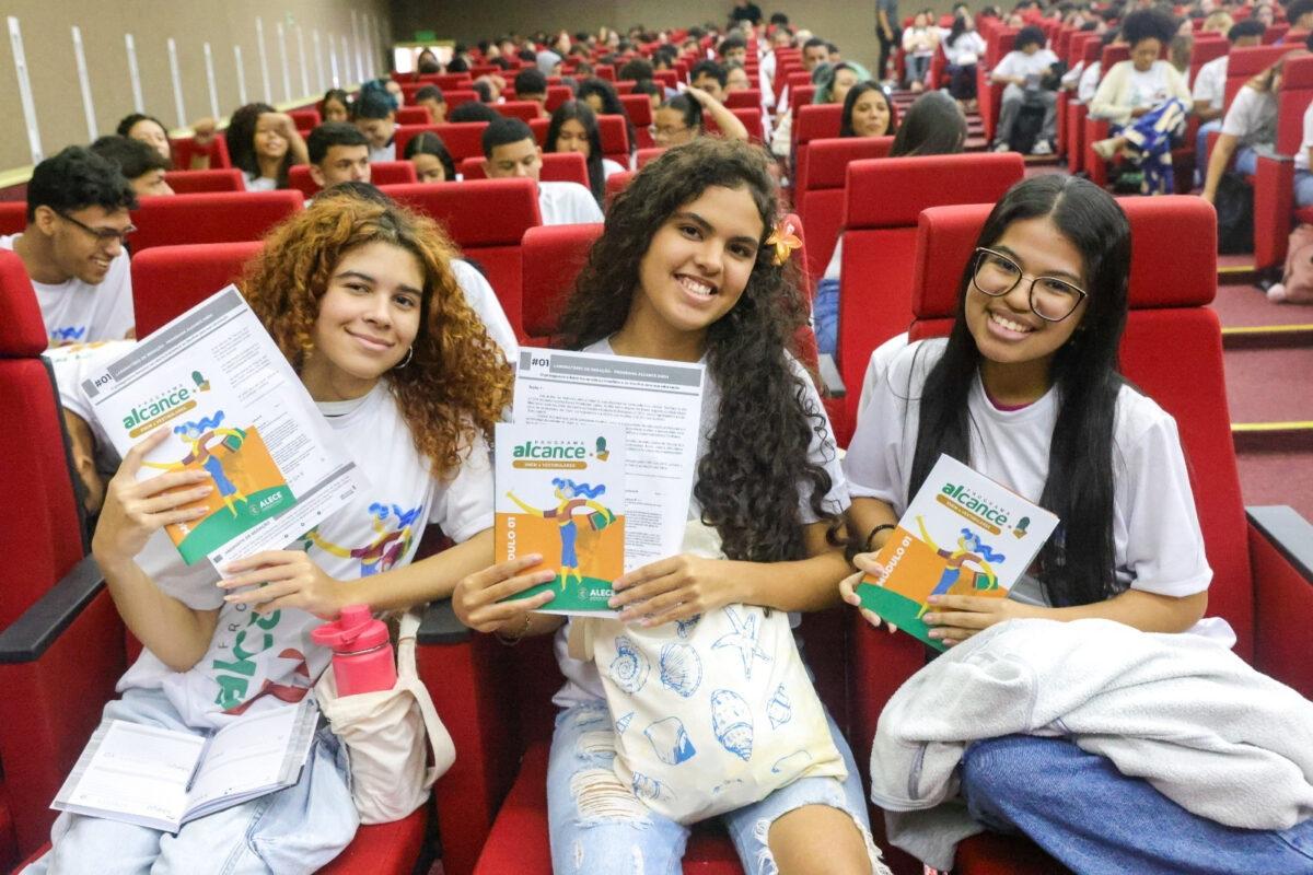 Programa Alcance terá aulões gratuitos para o Enem 2026