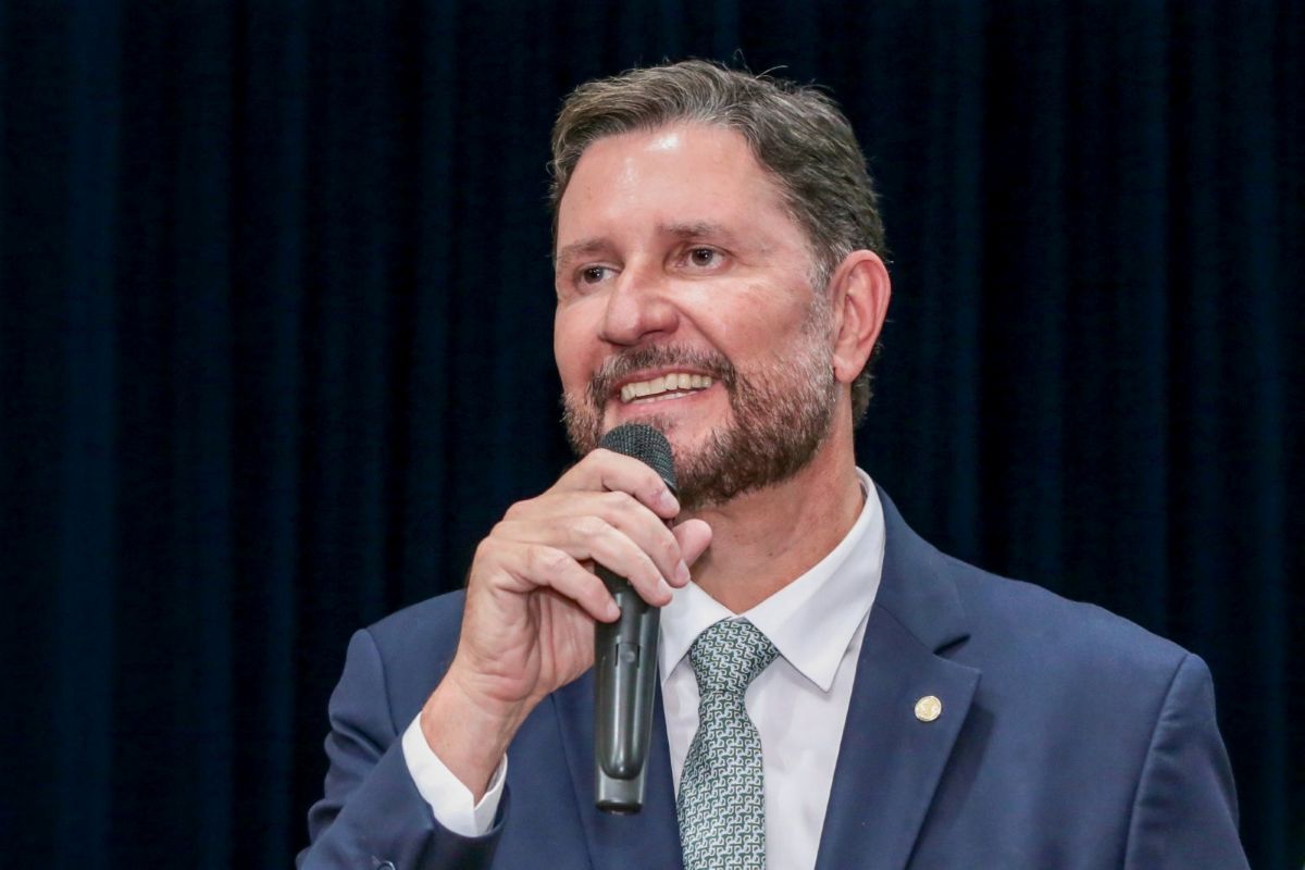 Política: Romeu aposta em tecnologia para juventude