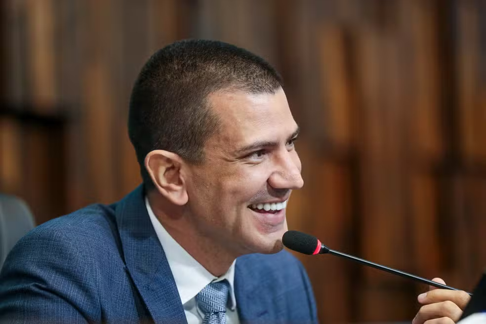 TRE-RJ retotaliza votos e deve confirmar vitória de Ruas