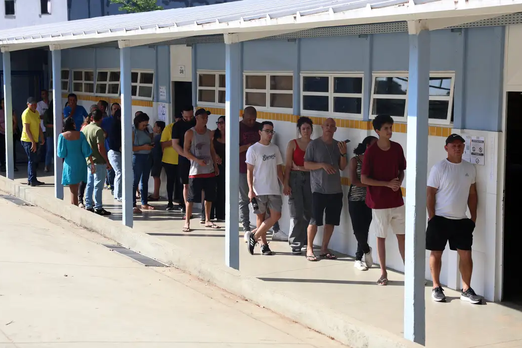 Zanin amplia votação até as 19h em todo o Brasil