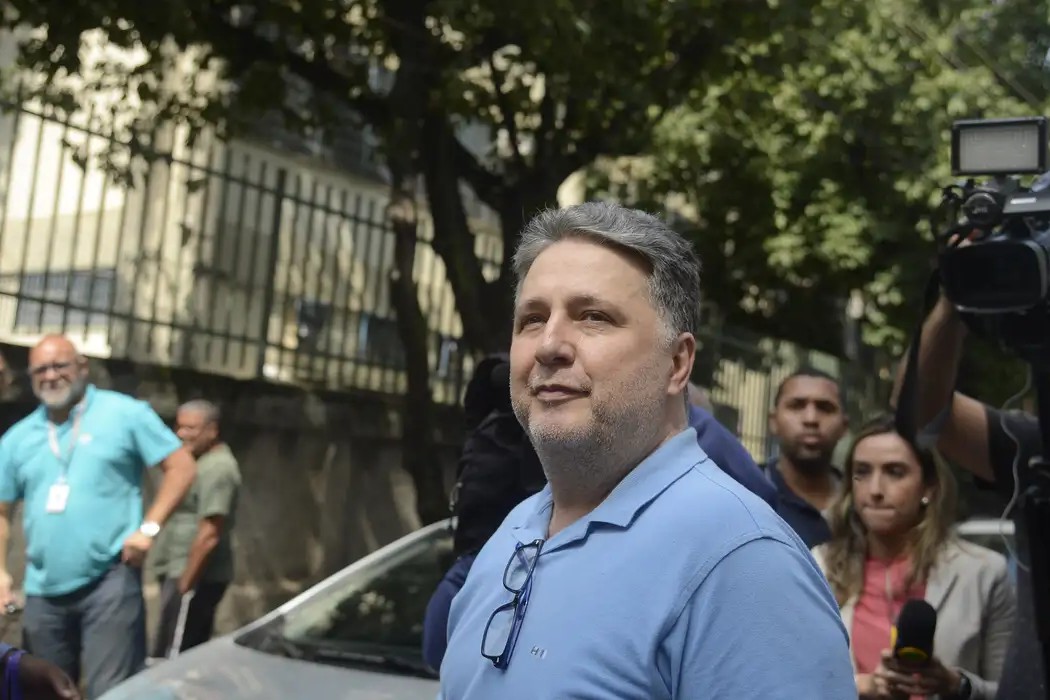 Política: Garotinho desiste de recurso no TSE
